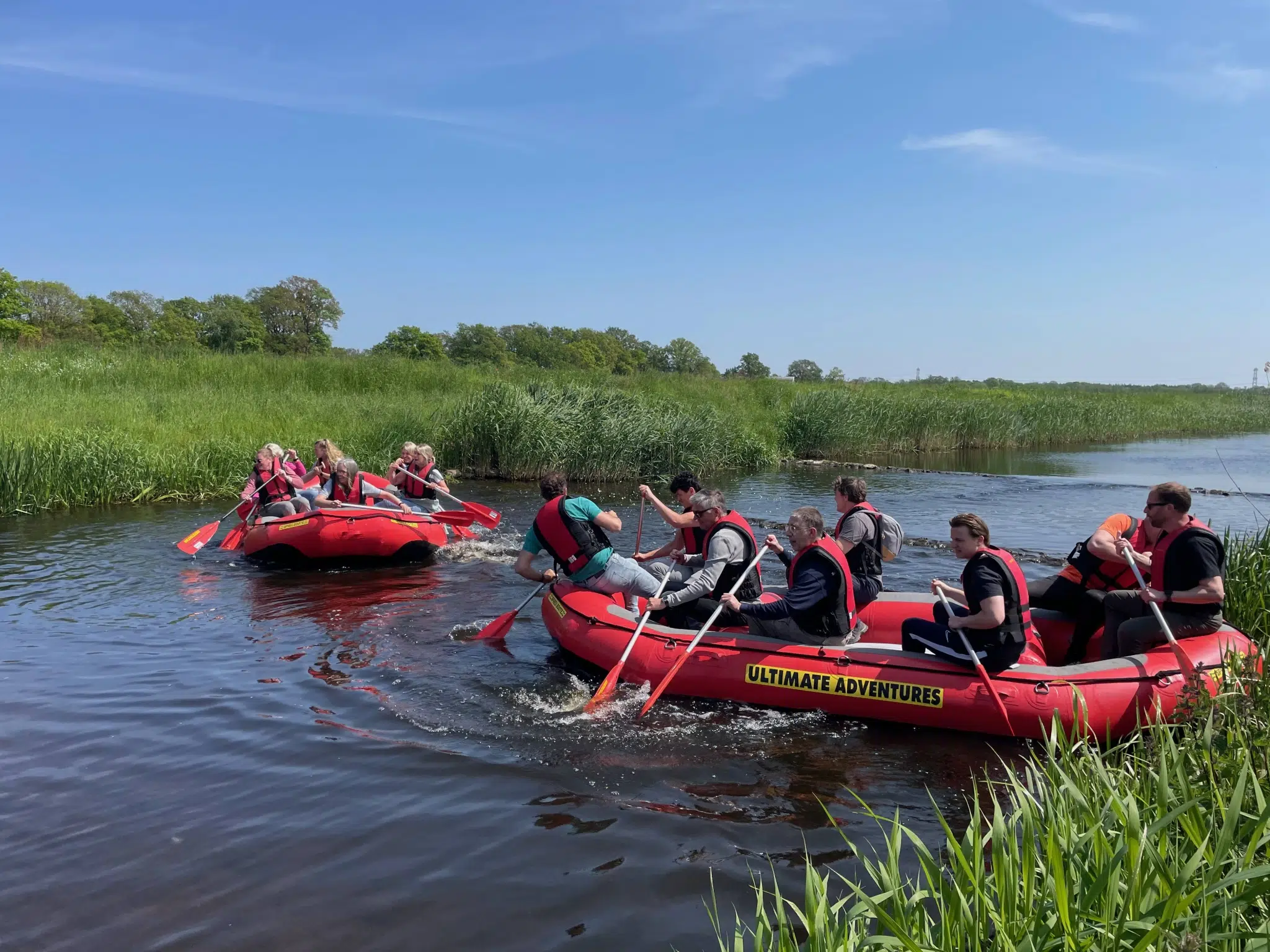raftpolo bedrijfsuitje water teamspel sportdag sportevenement